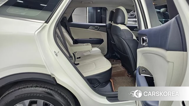 Kia Sportage 5th Generation 2022 Белый из Кореи, фото 2