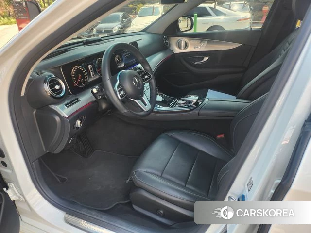 Mercedes-Benz E-Class W213 2019 Белый из Кореи, фото 2