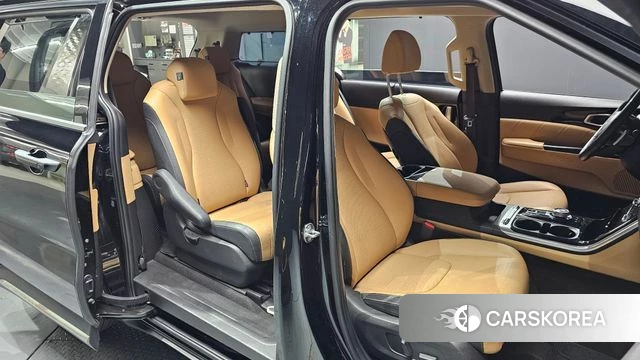 Kia Carnival 4th generation 2023 Черный из Кореи, фото 2