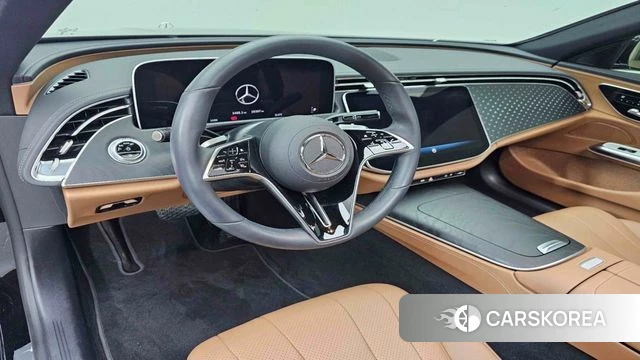 Mercedes-Benz E-Class W214 2024 Черный из Кореи, фото 2