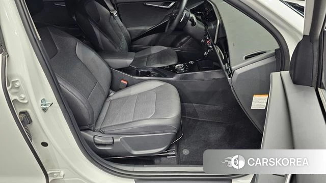Kia Di Ol Nu Niro 2025 Белый из Кореи, фото 2