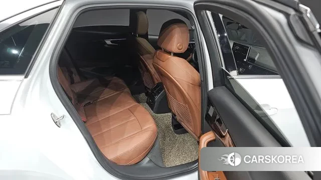 Audi A4 (B9) 2022 Белый из Кореи, фото 2