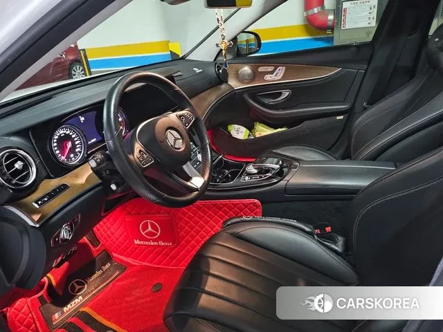 Mercedes-Benz E-Class W213 2018 Белый из Кореи, фото 2
