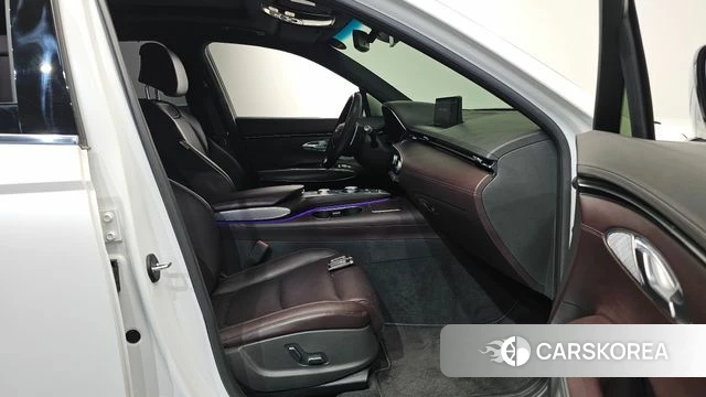 Genesis GV70 2021 Белый из Кореи, фото 2