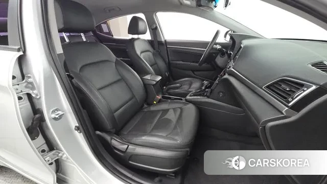 Hyundai Avante AD 2018 Серебристо-серый из Кореи, фото 2