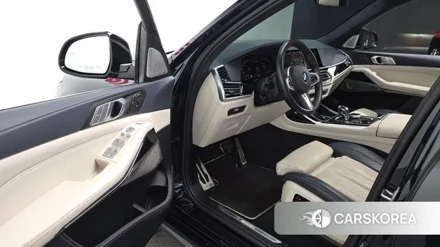 BMW X7 (G07) 2021 Черный из Кореи, фото 2