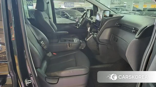 Hyundai Staria 2023 Черный из Кореи, фото 2