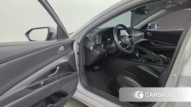 Hyundai Avante (CN7) 2021 Серебристо-серый из Кореи, фото 2