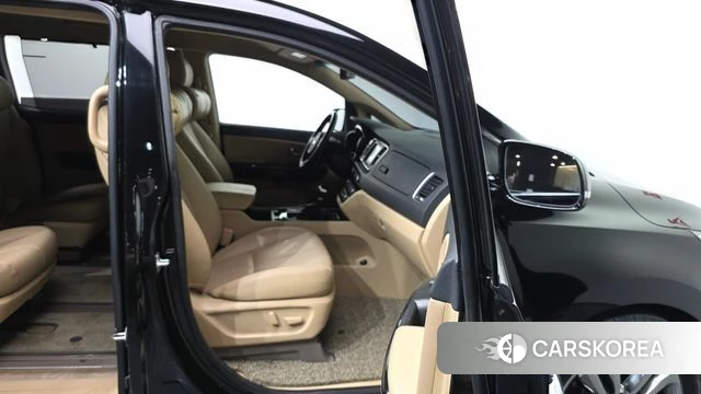 Kia All New Carnival 2018 Черный из Кореи, фото 2