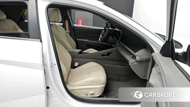 Hyundai The New Avante (CN7) 2023 Белый из Кореи, фото 2