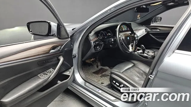 BMW 5 Series (G30) 2018 Серый из Кореи, фото 2