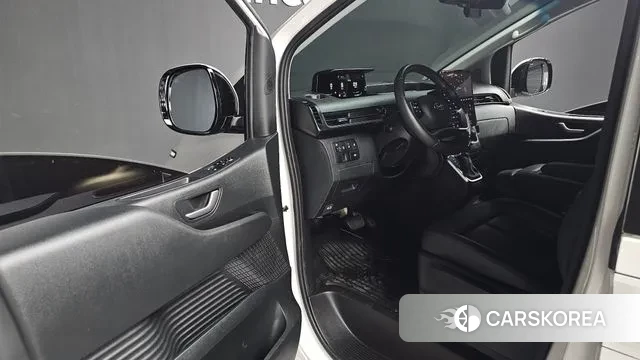 Hyundai Staria 2023 Белый из Кореи, фото 2