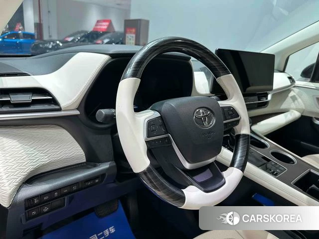Toyota Grevia 2023 Черный из Китая, фото 2