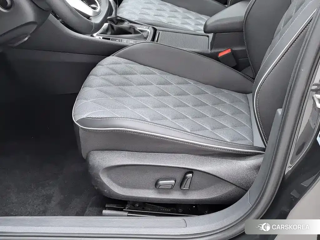 Volkswagen Sagitar 2025 Черный из Китая, фото 2