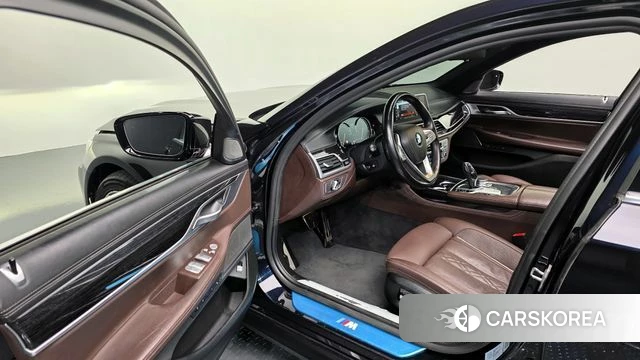 BMW 7 Series (G11) 2018 Черный из Кореи, фото 2