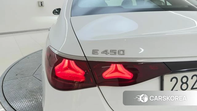 Mercedes-Benz E-Class W214 2025 Белый из Кореи, фото 2