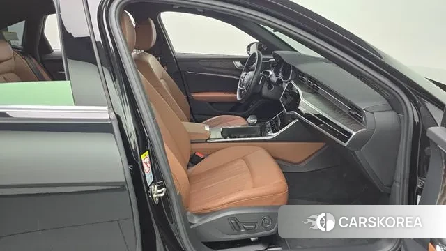 Audi A6 (C8) 2023 Черный из Кореи, фото 2