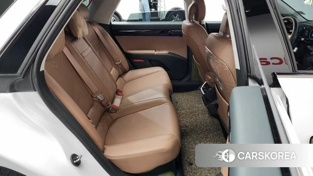 Hyundai Grandeur Hybrid (GN7) 2024 Белый из Кореи, фото 2