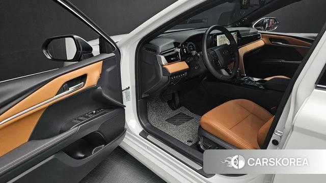 Toyota Camry (XV80) 2026 Белый из Кореи, фото 2