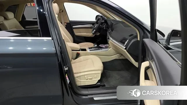 Audi Q5 (FY) 2023 Серый из Кореи, фото 2