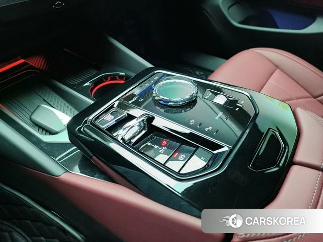 BMW 5 series 2024 Белый из Китая, фото 2