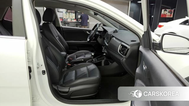 Kia Stonic 2018 Белый из Кореи, фото 2