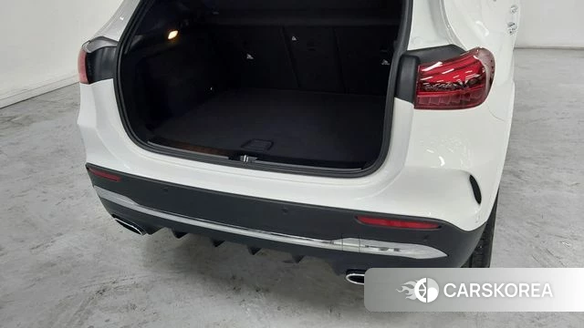 Mercedes-Benz GLA - Class H247 2025 Белый из Кореи, фото 2