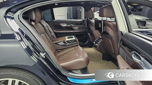 BMW 7 Series (G11) 2019 Черный из Кореи, фото 2