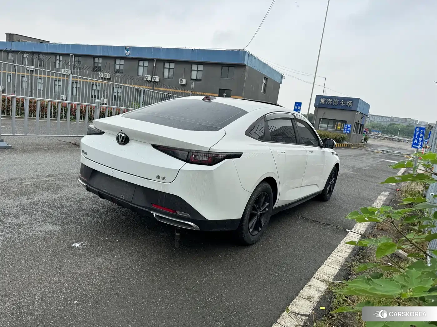 Chang'an Yida 2023 Белый из Китая, фото 2