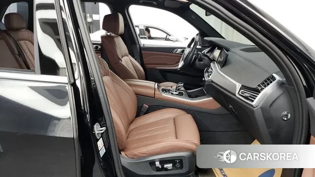 BMW X5 (G05) 2023 Черный из Кореи, фото 2