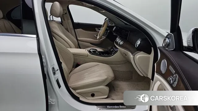 Mercedes-Benz E-Class W213 2020 Белый из Кореи, фото 2