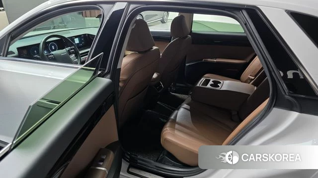 Hyundai Grandeur Hybrid (GN7) 2023 Белый из Кореи, фото 2
