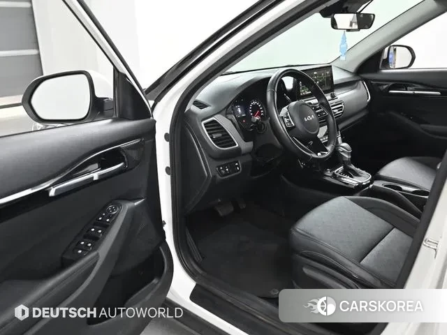 Kia Seltos 2021 Белый из Кореи, фото 2