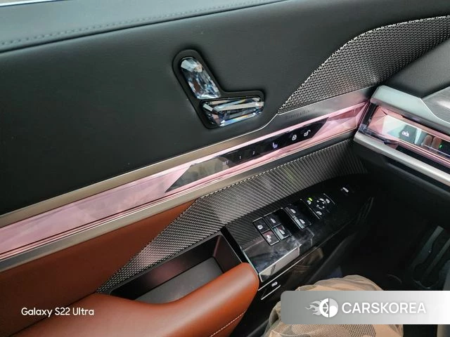 BMW 7 Series (G70) 2024 Черный из Кореи, фото 2