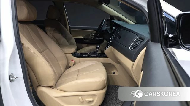 Kia The New Carnival 2018 Белый из Кореи, фото 2