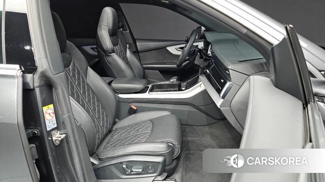 Audi Q8 (4M) 2020 Серый из Кореи, фото 2
