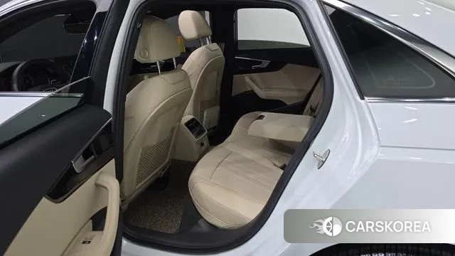 Audi A4 (B9) 2021 Белый из Кореи, фото 2