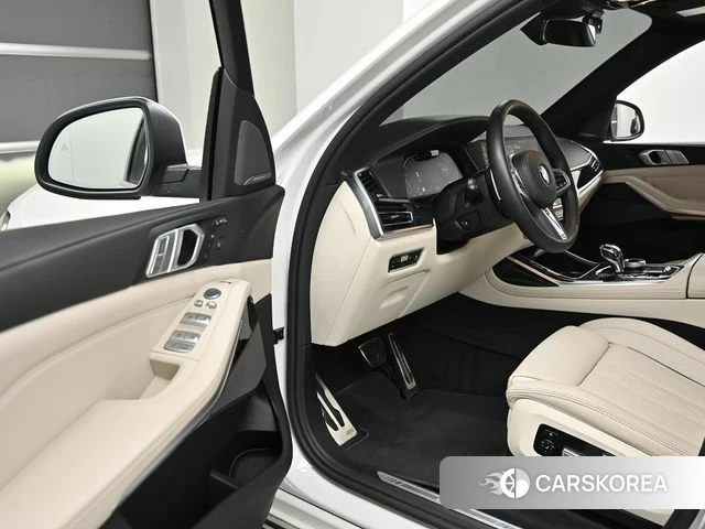 BMW X7 (G07) 2022 Белый из Кореи, фото 2