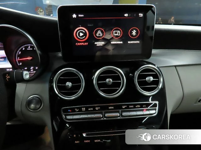 Mercedes-Benz C-Class W205 2018 Небесно-голубой из Кореи, фото 2