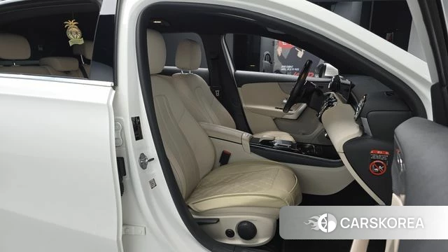 Mercedes-Benz A-Class W177 2021 Белый из Кореи, фото 2