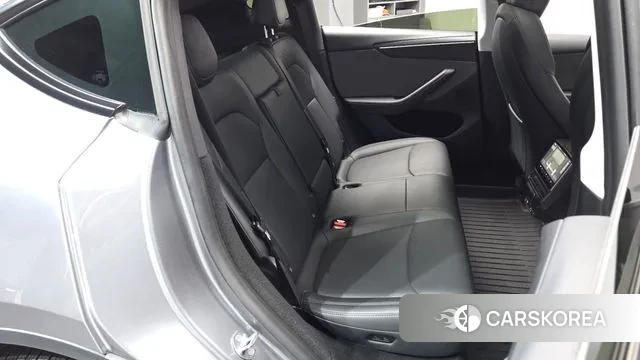 Tesla Model Y 2025 Серебристо-серый из Кореи, фото 2