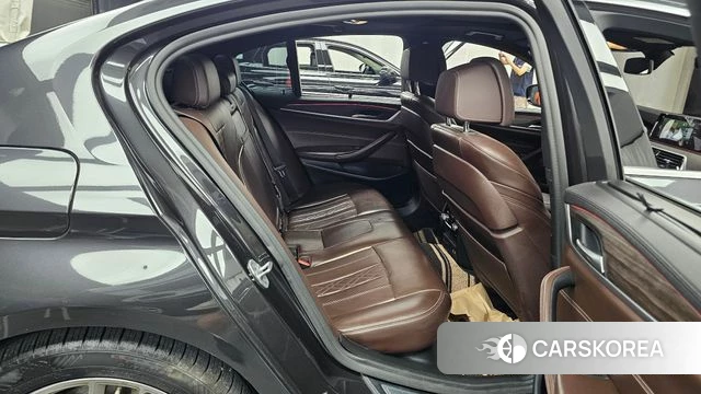 BMW 5 Series (G30) 2019 Серый из Кореи, фото 2
