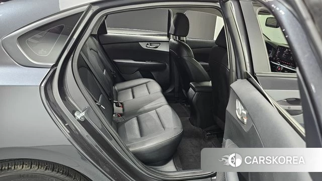 Kia The New K3 2nd generation 2022 Серый из Кореи, фото 2