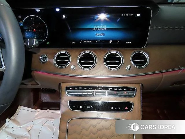 Mercedes-Benz E-Class W213 2023 Белый из Кореи, фото 2