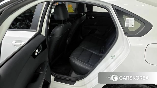 Kia The New K3 2nd generation 2023 Белый из Кореи, фото 2