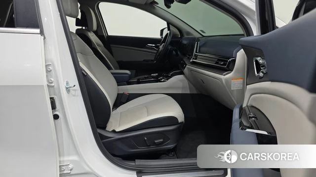 Kia Sportage 5th Generation Hybrid 2024 Белый из Кореи, фото 2