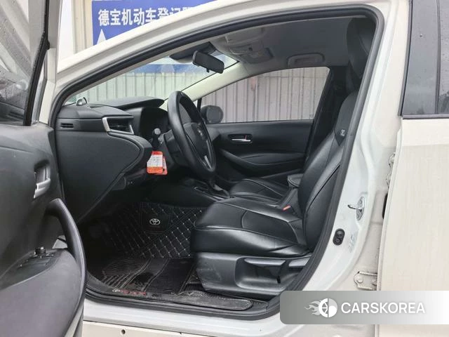 Toyota Corolla 2022 Белый из Китая, фото 2