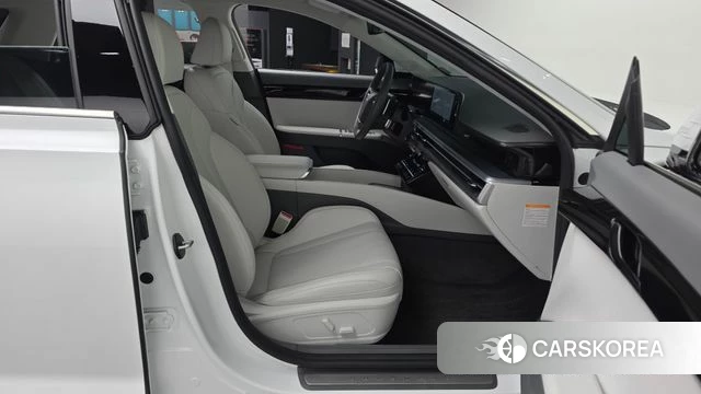 Hyundai Grandeur Hybrid (GN7) 2024 Белый из Кореи, фото 2