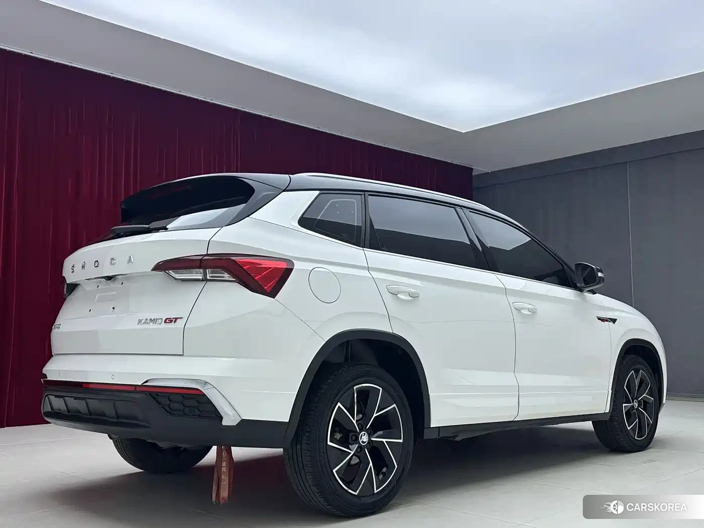 Skoda Komick 2022 Белый из Китая, фото 2