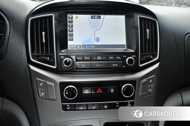 Hyundai The New Grand Starex 2019 Серебристо-серый из Кореи, фото 2